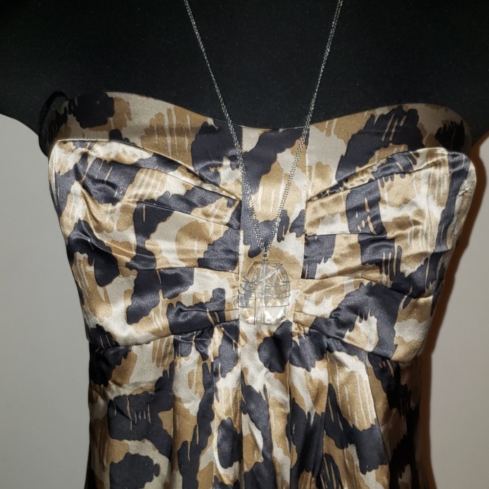 Dress - Picture 2 of 5